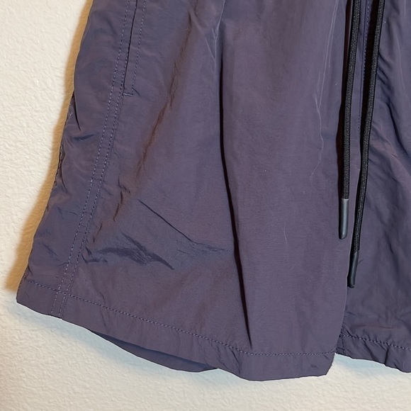Standard Cloth Nylon Neutral Casual Shorts - Picture 5 of 11